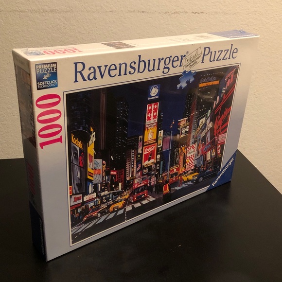 RAVENSBURGER "Times Square, NYC" 1000pc Puzzle - Picture 2 of 8